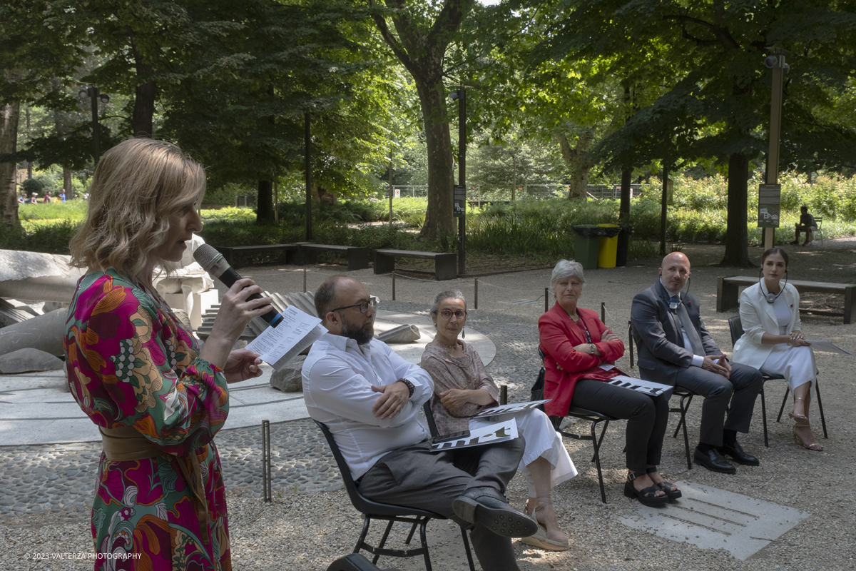 _DSF6910.jpg - 04/07/2023. Torino. Una mostra fotografica, unâ€™installazione artistica e un programma di eventi promuovono il patrimonio culturale siriano attraverso la conoscenza della secolare coltivazione e trasformazione del fiore, Patrimonio Immateriale dellâ€™UmanitÃ  UNESCO. Nella foto un momento della presentazione del progetto da parte di Alessio Re, Segretario Generale Fondazione Santagata per lâ€™Economia della Cultura, Stefania Dassi curatrice deiGiardini Reali, Enrica Pagella direttrice, Fares Kallas, Syria Trust for Development e Reme Sakr, Syria Trust for Development