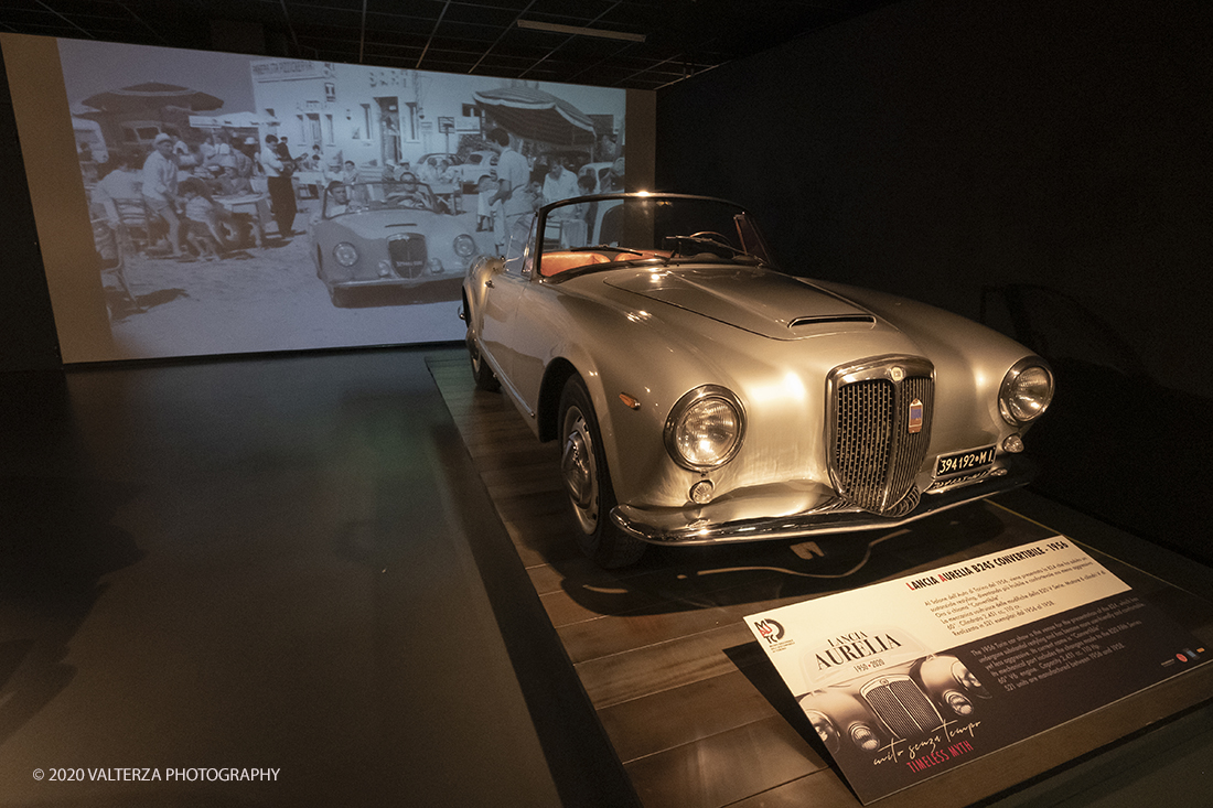 _DSF1356.jpg - 30/01/2020. Torino: Al Mauto una mostra dedicata ai 70 anni del mito torinese Lancia Aurelia.Il Museo Nazionale dellâ€™Automobile di Torino ha inaugurato la mostra "LANCIA AURELIA 1950 â€“ 2020. MITO SENZA TEMPO", uno straordinario percorso espositivo, che racconta, con il contributo di 18 esemplari dâ€™eccezione â€“ di serie e fuoriserie â€“ lâ€™evoluzione del modello presentato per la prima volta al pubblico proprio a Torino nel 1950.â€œ Nella foto Lancia Aurelia B24S Convertibile 1956