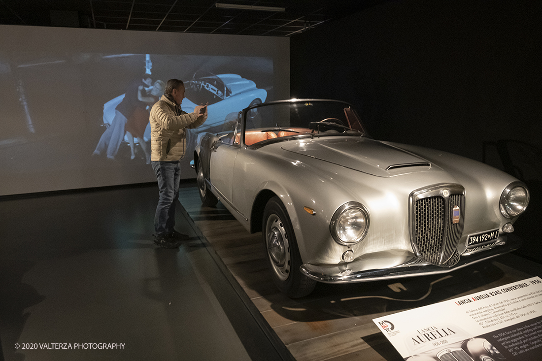 _DSF1367.jpg - 30/01/2020. Torino: Al Mauto una mostra dedicata ai 70 anni del mito torinese Lancia Aurelia.Il Museo Nazionale dellâ€™Automobile di Torino ha inaugurato la mostra "LANCIA AURELIA 1950 â€“ 2020. MITO SENZA TEMPO", uno straordinario percorso espositivo, che racconta, con il contributo di 18 esemplari dâ€™eccezione â€“ di serie e fuoriserie â€“ lâ€™evoluzione del modello presentato per la prima volta al pubblico proprio a Torino nel 1950.â€œ Nella foto Lancia Aurelia B24S Convertibile 1956, presente nel film "EDio creÃ² la donna" di Roger Vadim