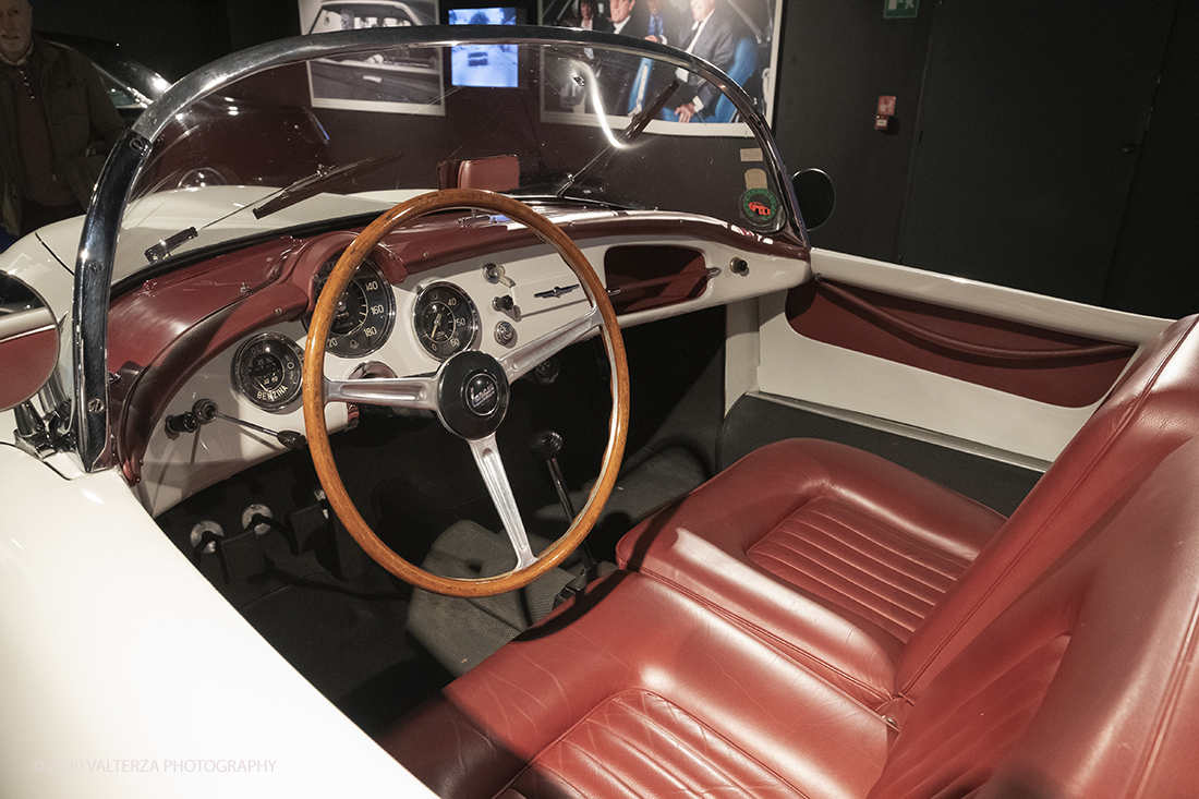 _DSF1386.jpg - 30/01/2020. Torino: Al Mauto una mostra dedicata ai 70 anni del mito torinese Lancia Aurelia.Il Museo Nazionale dellâ€™Automobile di Torino ha inaugurato la mostra "LANCIA AURELIA 1950 â€“ 2020. MITO SENZA TEMPO", uno straordinario percorso espositivo, che racconta, con il contributo di 18 esemplari dâ€™eccezione â€“ di serie e fuoriserie â€“ lâ€™evoluzione del modello presentato per la prima volta al pubblico proprio a Torino nel 1950.â€œ Nella foto interno Aurelia B24S Convertibile 1956.