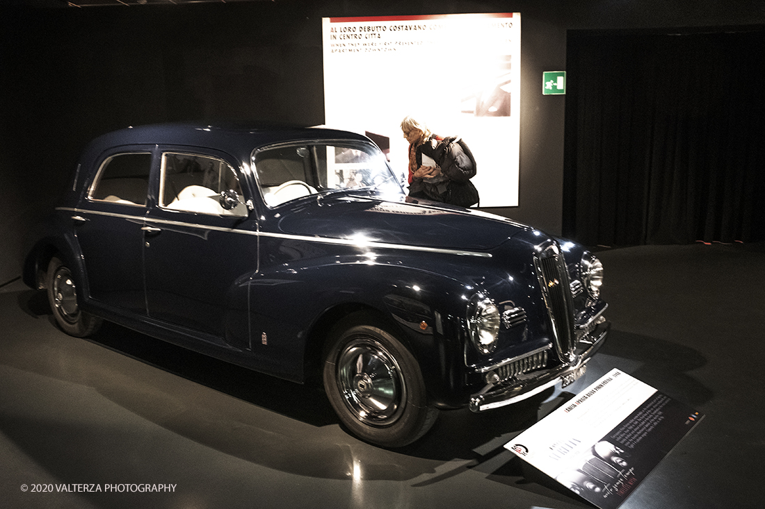 _DSF1771.jpg - 30/01/2020. Torino: Al Mauto una mostra dedicata ai 70 anni del mito torinese Lancia Aurelia.Il Museo Nazionale dellâ€™Automobile di Torino ha inaugurato la mostra "LANCIA AURELIA 1950 â€“ 2020. MITO SENZA TEMPO", uno straordinario percorso espositivo, che racconta, con il contributo di 18 esemplari dâ€™eccezione â€“ di serie e fuoriserie â€“ lâ€™evoluzione del modello presentato per la prima volta al pubblico proprio a Torino nel 1950.â€œ Nella foto un momento della visita