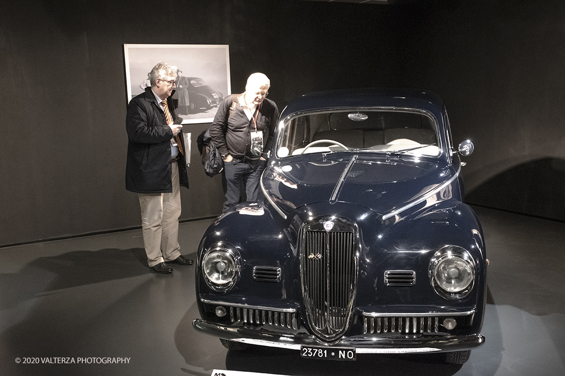 _DSF1807.jpg - 30/01/2020. Torino: Al Mauto una mostra dedicata ai 70 anni del mito torinese Lancia Aurelia.Il Museo Nazionale dellâ€™Automobile di Torino ha inaugurato la mostra "LANCIA AURELIA 1950 â€“ 2020. MITO SENZA TEMPO", uno straordinario percorso espositivo, che racconta, con il contributo di 18 esemplari dâ€™eccezione â€“ di serie e fuoriserie â€“ lâ€™evoluzione del modello presentato per la prima volta al pubblico proprio a Torino nel 1950.â€œ Nella foto un momento della visita