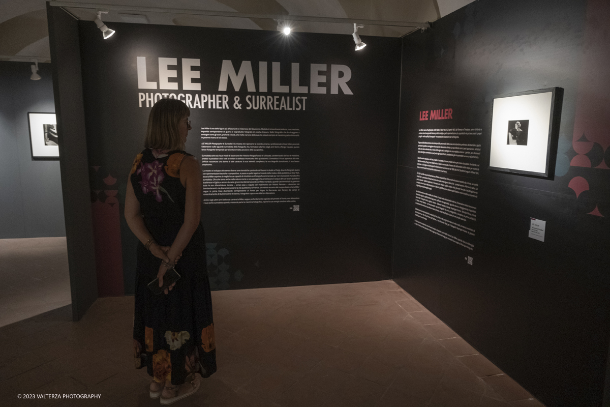 _DSF4292.jpg - 08/09/2023. Torino. La mostra ripercorre la vicenda umana e professionale di Lee Miller ponendo lâ€™attenzione sullo sguardo surrealista della fotografa Nella foto in visita alla mostra