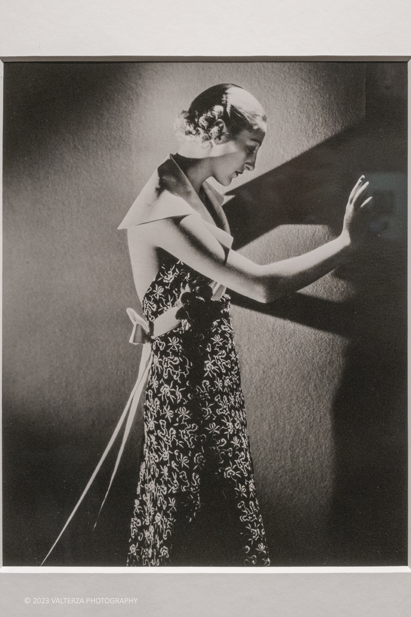 _DSF4342.jpg - 08/09/2023. Torino. La mostra ripercorre la vicenda umana e professionale di Lee Miller ponendo lâ€™attenzione sullo sguardo surrealista della fotografa Nella foto  studio di fotografia di moda, Parigi 1932