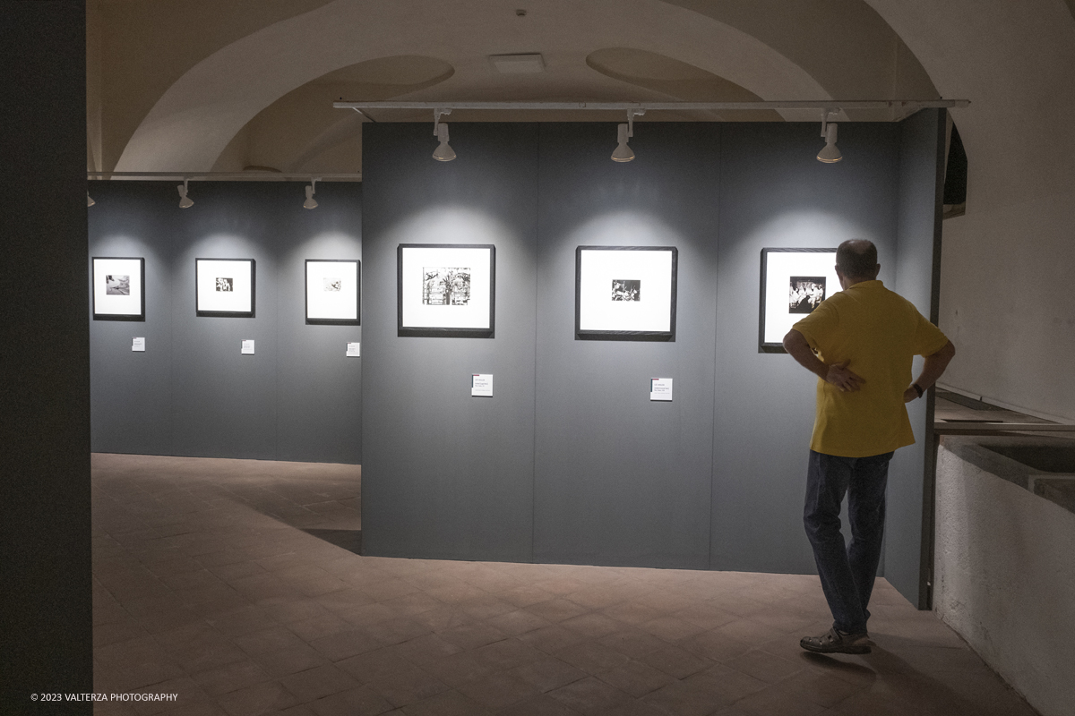 _DSF4382.jpg - 08/09/2023. Torino. La mostra ripercorre la vicenda umana e professionale di Lee Miller ponendo lâ€™attenzione sullo sguardo surrealista della fotografa Nella foto in visita alla mostra