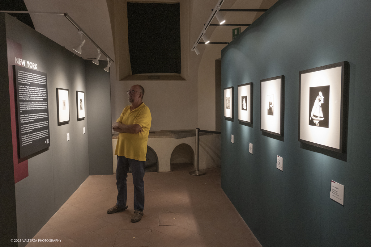 _DSF4403.jpg - 08/09/2023. Torino. La mostra ripercorre la vicenda umana e professionale di Lee Miller ponendo lâ€™attenzione sullo sguardo surrealista della fotografa Nella foto in visita alla mostra