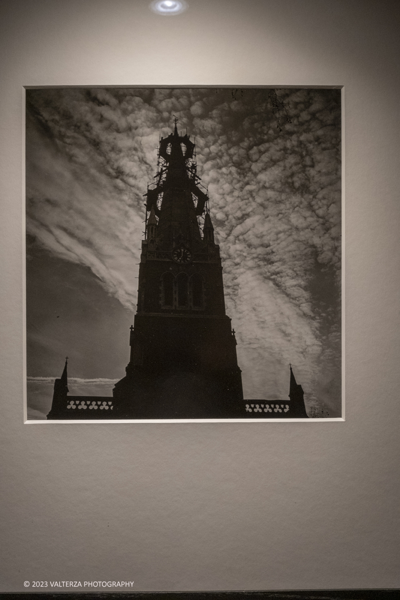 _DSF4541.jpg - 08/09/2023. Torino. La mostra ripercorre la vicenda umana e professionale di Lee Miller ponendo lâ€™attenzione sullo sguardo surrealista della fotografa_ Nella foto St Jame's, Piccadilly, Londra 1940