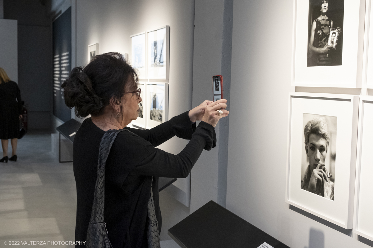 _DSF6066.jpg - 21/09/2022. Torino. Lâ€™esposizione rientra nel progetto â€œLa Grande Fotografia italiana â€œ Lâ€™obbiettivo Ã¨ dare spazio ai maestri della fotografia italiana attraverso una serie di mostre monografiche. La mostra di Lisetta Carmi alle Gallerie di Torino inaugura il primo di questi appuntamenti. Nella foto in visita alla mostra