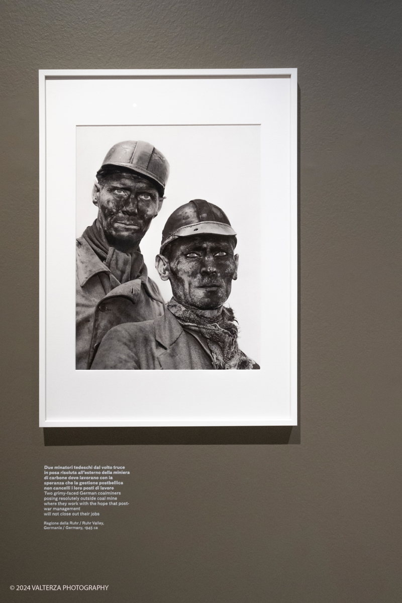 _DSF2495.jpg - 13/06/2924. Torino.  Ãˆ dedicata alla reporter americana Margaret Bourke-White la grande mostra estiva del museo torinese, con 150 scatti scelti per raccontare, tappa dopo tappa, la carriera della prima fotografa donna di LIFE.  Dal 14 giugno al 6 ottobre 2024. Nella foto due minatori tedeschi , regione della Ruhr 1945 ca