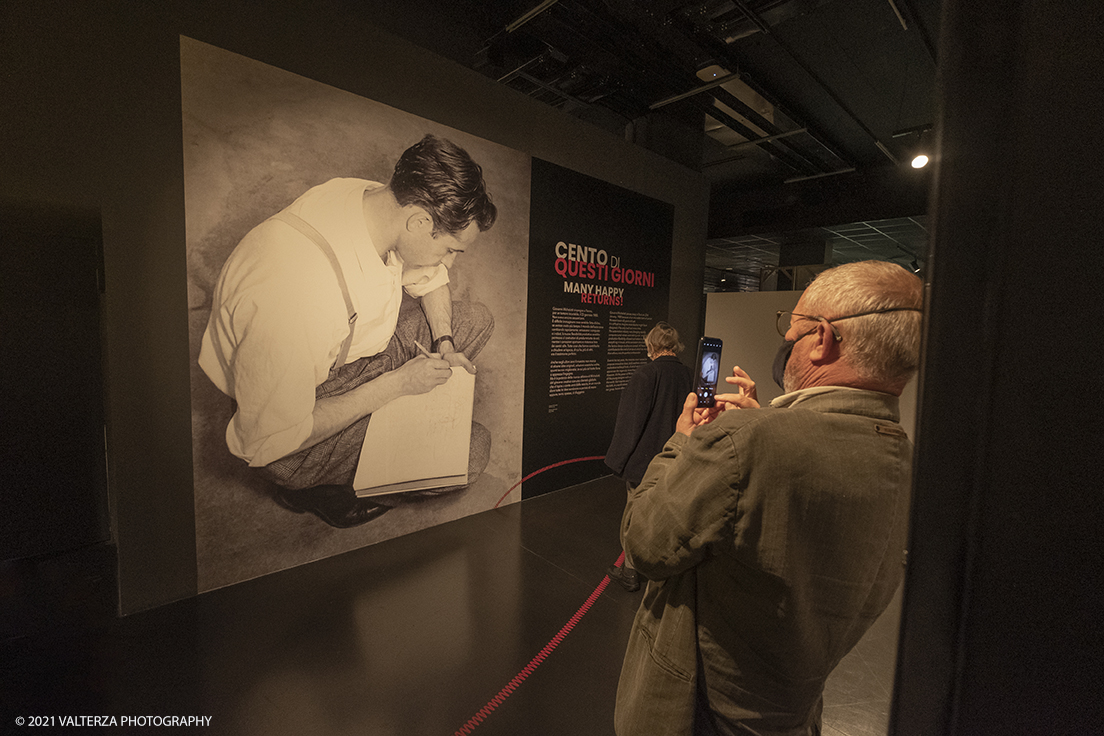 _DSF2843.jpg - 06/10/2021. Torino. Al MAUTO la nuova mostra 1921-2021 Cento anni di un designer senza confini. Nella foto visita alla mostra