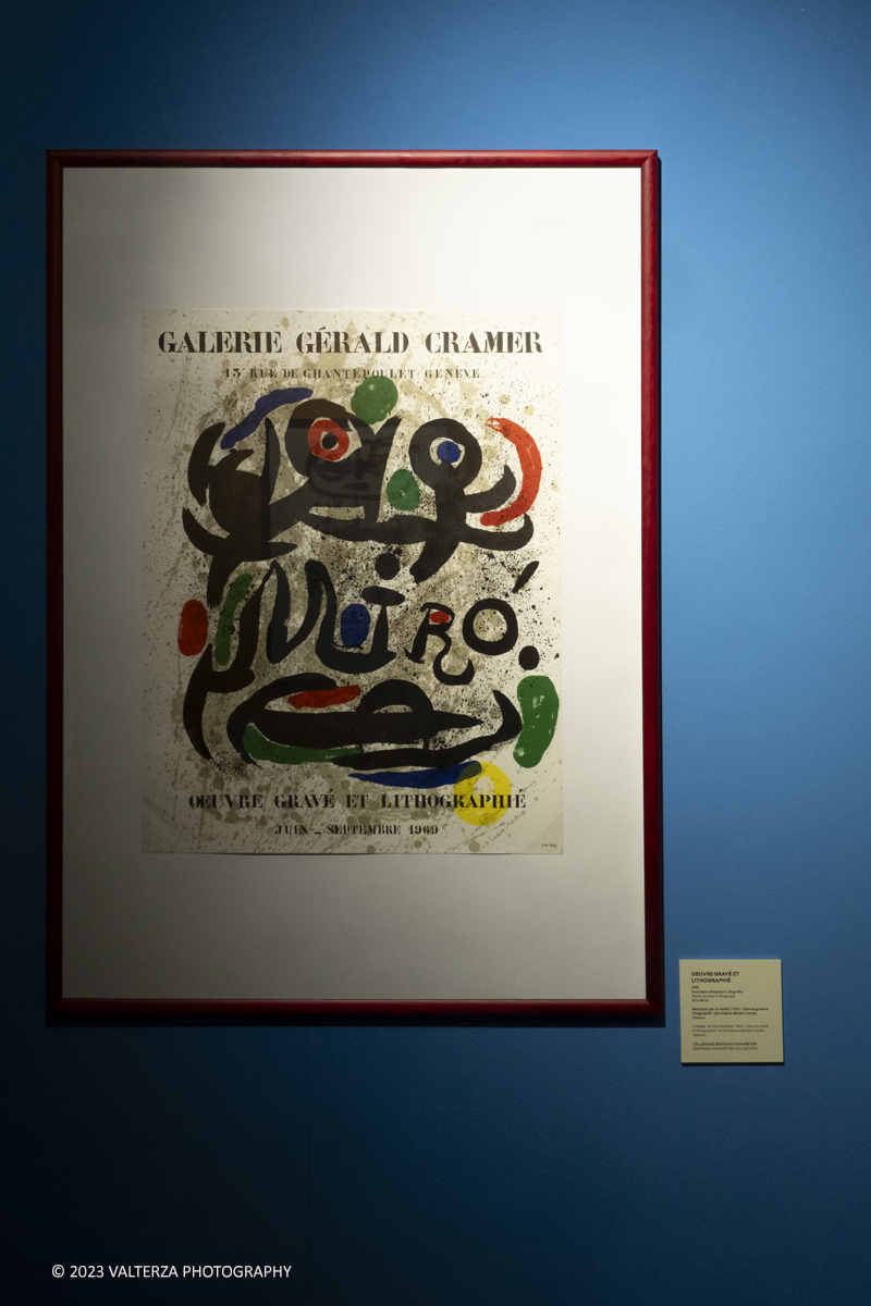 _DSF2700.jpg - 27/10/2023. Torino.  Mostra antologica dedicata allâ€™artista catalano MirÃ². A quarantâ€™anni dalla sua scomparsa lâ€™esposizione, che comprende quasi 200 opere, celebra la sua prolifica arte improntata alla joie de vivre con una raccolta di opere datate 1924 - 1981, la maggior parte delle quali mai esposte al pubblico. In mostra al Mastio della Cittadella dal 28 ottobre a 14 gennaio. Nella foto Joan MirÃ³ manifesto stampato in litografia 1969