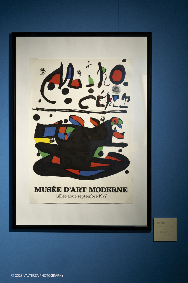 _DSF2709.jpg - 27/10/2023. Torino.  Mostra antologica dedicata allâ€™artista catalano MirÃ². A quarantâ€™anni dalla sua scomparsa lâ€™esposizione, che comprende quasi 200 opere, celebra la sua prolifica arte improntata alla joie de vivre con una raccolta di opere datate 1924 - 1981, la maggior parte delle quali mai esposte al pubblico. In mostra al Mastio della Cittadella dal 28 ottobre a 14 gennaio. Nella foto Joan MirÃ³/ Ceret Manifesto con litografia 1977