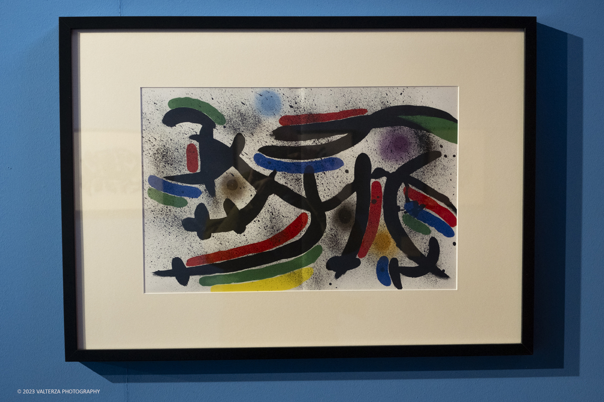 _DSF2808.jpg - 27/10/2023. Torino.  Mostra antologica dedicata allâ€™artista catalano MirÃ². A quarantâ€™anni dalla sua scomparsa lâ€™esposizione, che comprende quasi 200 opere, celebra la sua prolifica arte improntata alla joie de vivre con una raccolta di opere datate 1924 - 1981, la maggior parte delle quali mai esposte al pubblico. In mostra al Mastio della Cittadella dal 28 ottobre a 14 gennaio. Nella foto Joan MirÃ³ Lithographie IX 1972