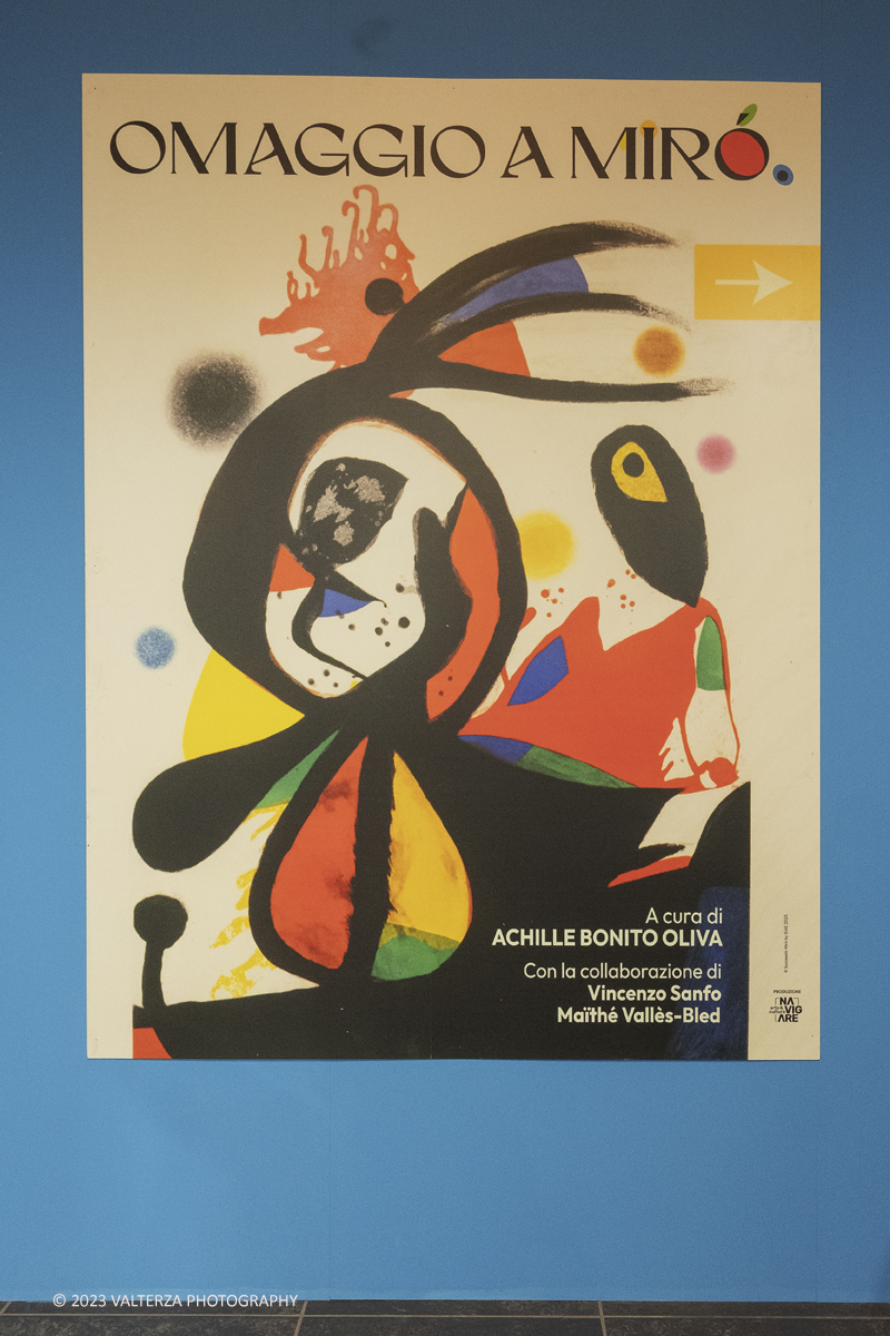 _DSF7892.jpg - 27/10/2023. Torino.  Mostra antologica dedicata allâ€™artista catalano MirÃ². A quarantâ€™anni dalla sua scomparsa lâ€™esposizione, che comprende quasi 200 opere, celebra la sua prolifica arte improntata alla joie de vivre con una raccolta di opere datate 1924 - 1981, la maggior parte delle quali mai esposte al pubblico. In mostra al Mastio della Cittadella dal 28 ottobre a 14 gennaio. Nella foto Joan MirÃ³ il manifesto della mostra