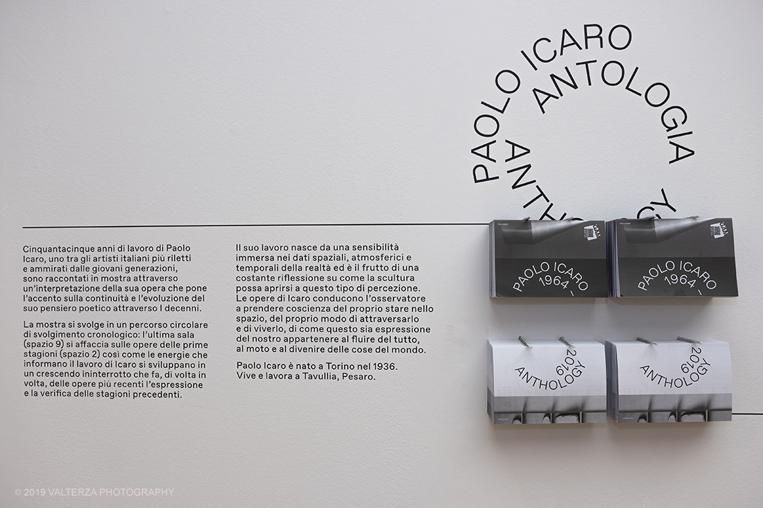 _DSF4977.jpg - 18-09-2019- Torino. La mostra antologica racconta 55 anni del lavoro di Paolo Icaro, DAL 1964 al 2019, compendiati in una cinquantina di opere, alcune realizzate appositamente per l'esposizione. Nella foto l'ngresso alla mostra