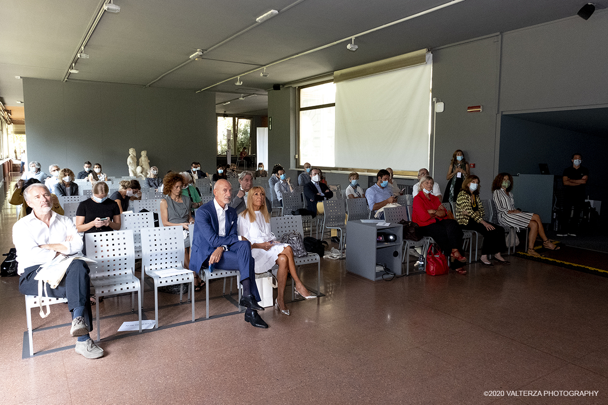 _DSF4431.jpg - 10/09/2020. Torino Musei Reali. Per Fumum Ã¨ alla sua terza edizione. Questâ€™anno la rassegna si apre con la mostra INCÄ’NSUM, lâ€™evento Per Fumum da tre anni a questa parte Ã¨ diventato un punto di riferimento per tutti coloro che coltivano la passione o si avvicinano interessati al tema del profumo. La mostra IncÄ“nsum ospita come special guest una materia prima meravigliosa ed estremamente evocativa, il franchincenso o lacrime degli Dei. Nella foto il pubblco della conferenza stampa di apertura in regime covid 19