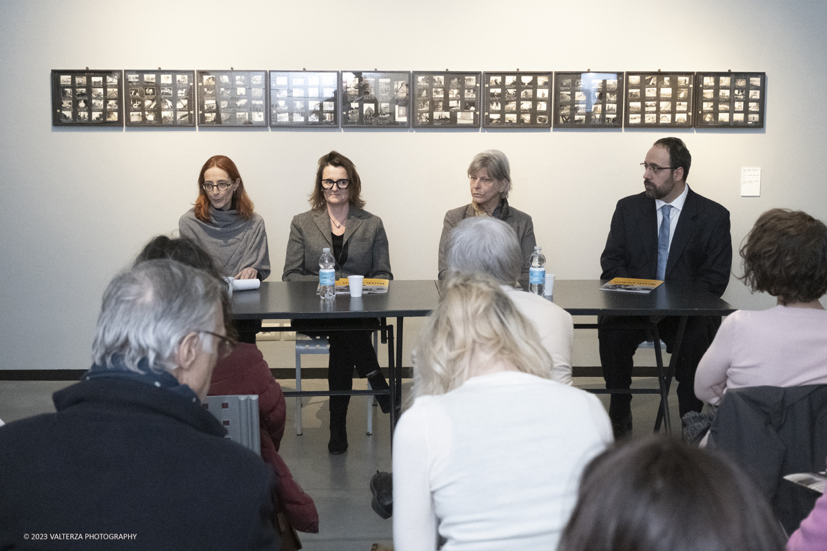 _DSF4820.jpg - 16/030/2023. Torino   Lâ€™esposizione , curata da Anne Morin,  riunisce 156 fotografie, la maggior parte delle quali originali per raccontare la carriera di Ruth Orkin, fotoreporter, fotografa e regista statunitense, tra le piÃ¹ rilevanti del XX secolo,  la cui opera Ã¨ ancora oggi poco nota.Nella foto un momento della conferenza stampa