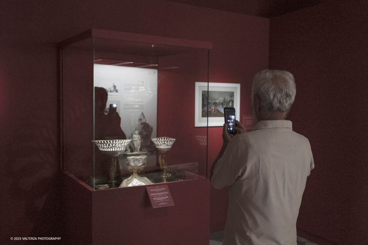 _DSF8283.jpg - 27/09/2023. Torino. La Reggia di Venaria conclude l'anno 2023 dedicato al tema del cibo con una mostra emblematica fin dal titolo: Sovrani a Tavola .Pranzi imbanditi nelle corti Italiane.  Nella foto in visita alla mostra