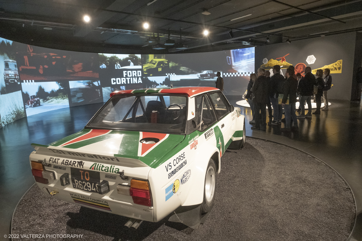 _DSF4932.jpg - 26/10/2022. Torino. Si Ã¨ inaugurata al Mauto The Golden Age Of Rally, viaggio nellâ€™epoca dâ€™oro di questa disciplina sportiva attraverso un'esposizione inedita nel panorama internazionale, che porta per la prima volta in mostra, dal 27 ottobre 2022 al 2 maggio 2023, una delle collezioni piÃ¹ importanti al mondo, quella della Fondazione Gino Macaluso per lâ€™Auto Storica. Nella foto visita alla mostra guidata dal curatore Stefano Macaluso