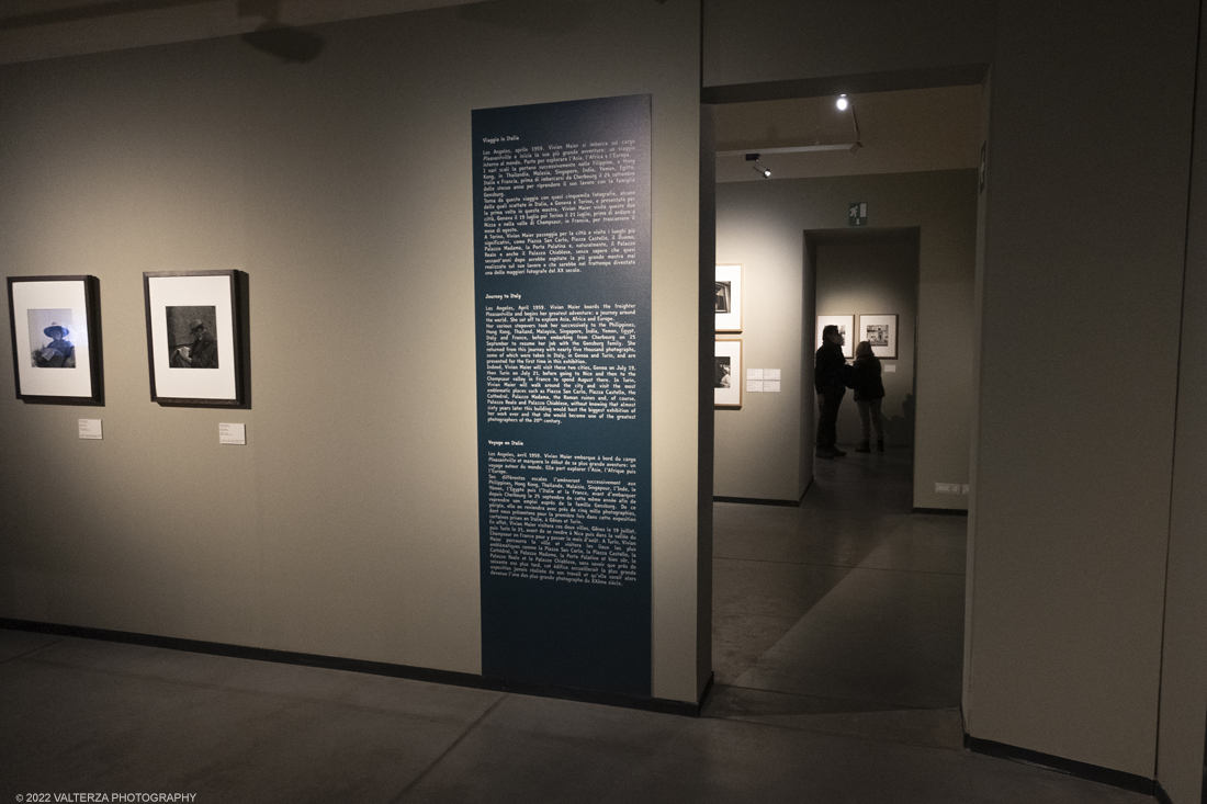 _DSF3506.jpg - 09/02/2022. Torino. Lâ€™esposizione si prefigge di raccontare aspetti sconosciuti o poco noti della misteriosa vicenda umana e artistica di Vivian Maier, approfondendo nuovi capitoli o proponendo lavori finora inediti, come la serie di scatti realizzati durante il suo viaggio in Italia, in particolare a Torino e Genova, nellâ€™estate del 1959. Nella foto parte dell'allestimeento della mostra