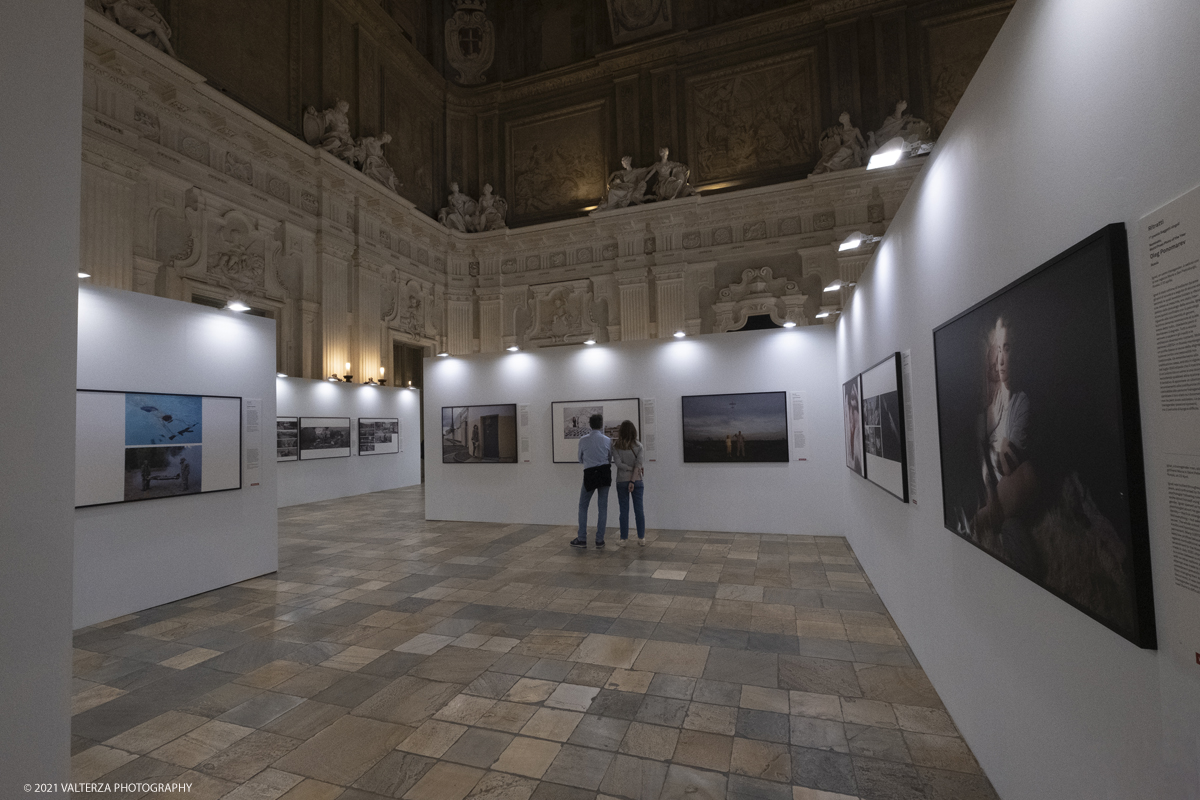 _DSF4550.jpg - 7/05/2021. Torino. Palazzo Madama ospita l'anteprima nazionale della mostra World Press Photo 2021. Nella foto parte dell'allestimento della mostra