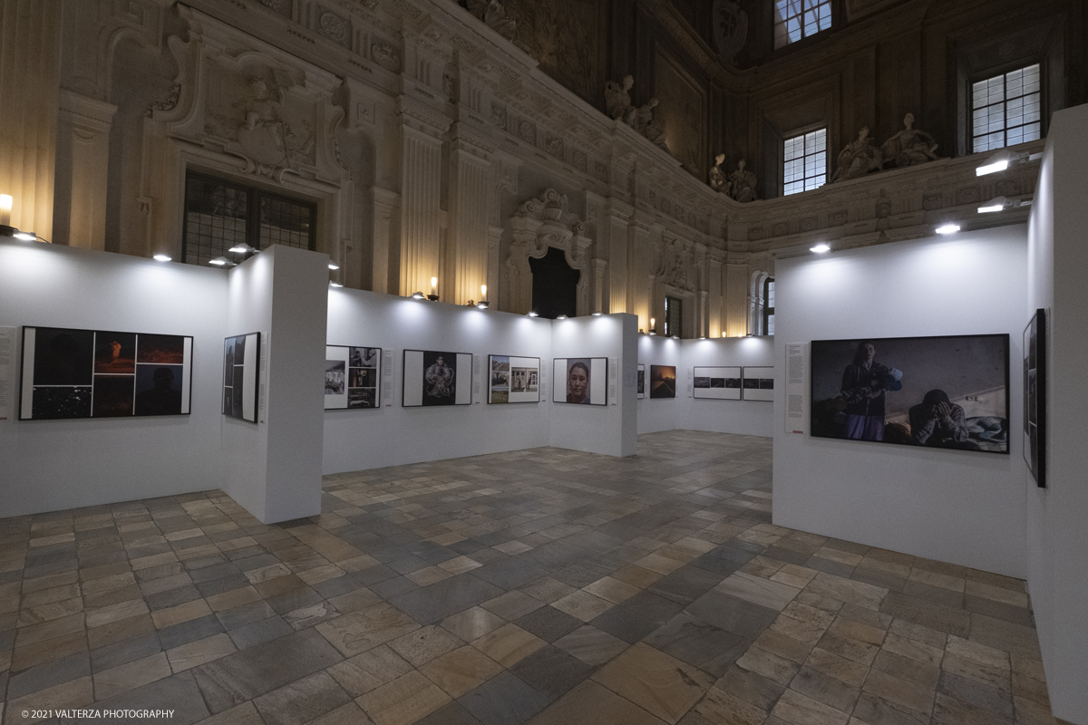 _DSF4603.jpg - 7/05/2021. Torino. Palazzo Madama ospita l'anteprima nazionale della mostra World Press Photo 2021. Nella foto parte dell'allestimento della mostra