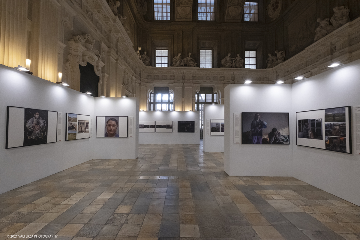 _DSF4621.jpg - 7/05/2021. Torino. Palazzo Madama ospita l'anteprima nazionale della mostra World Press Photo 2021. Nella foto parte dell'allestimento della mostra