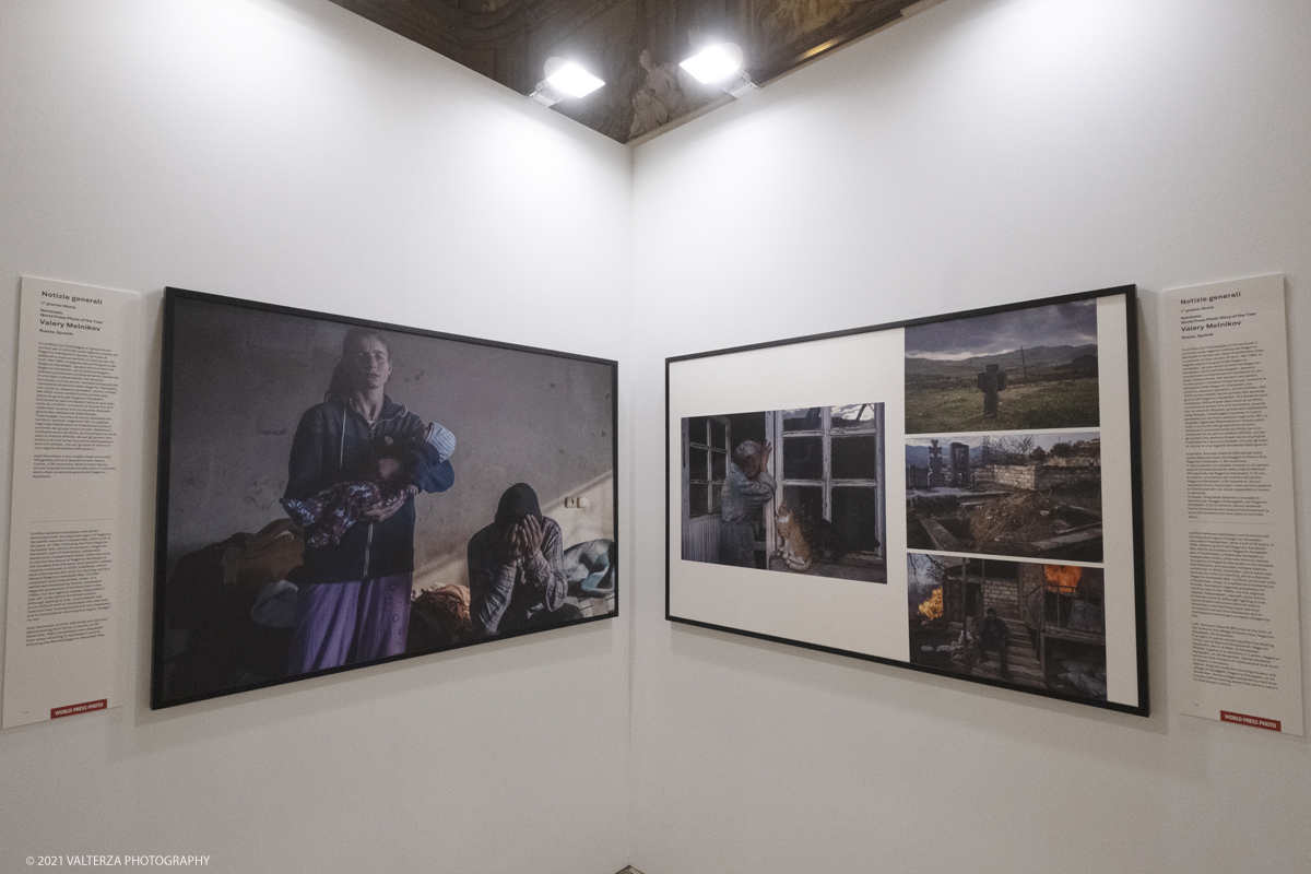 _DSF4626.jpg - 7/05/2021. Torino. Palazzo Madama ospita l'anteprima nazionale della mostra World Press Photo 2021. Nella foto immagini del russo Valery Melnikov 1Â° premio nella sezione Notizie generali-storie