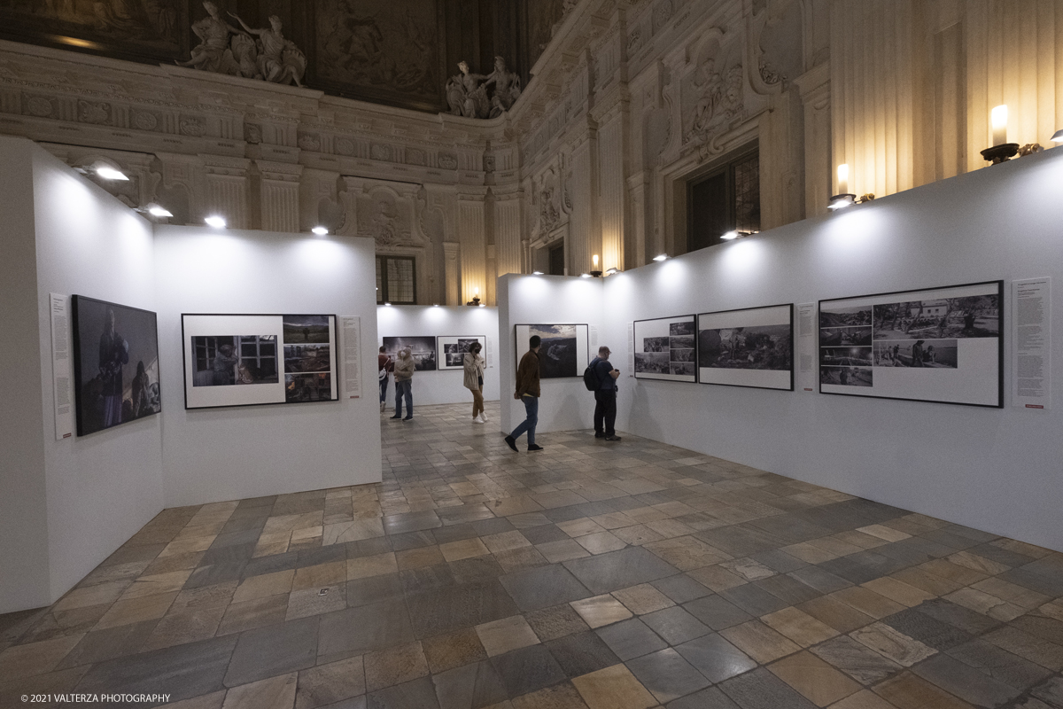 _DSF4791.jpg - 7/05/2021. Torino. Palazzo Madama ospita l'anteprima nazionale della mostra World Press Photo 2021. Nella foto parte dell'allestimento della mostra