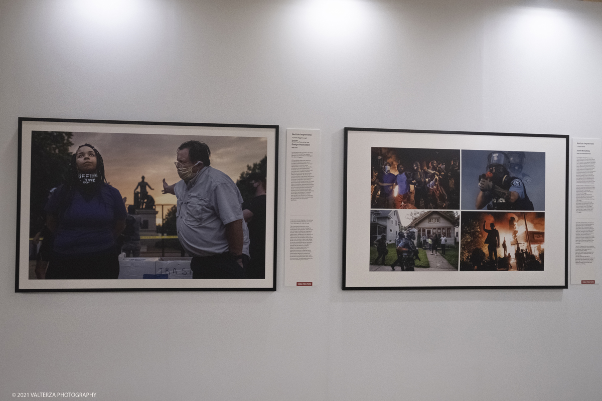 _DSF4807.jpg - 7/05/2021. Torino. Palazzo Madama ospita l'anteprima nazionale della mostra World Press Photo 2021. Nella foto immagini premiate nella sezione notizie impreviste.