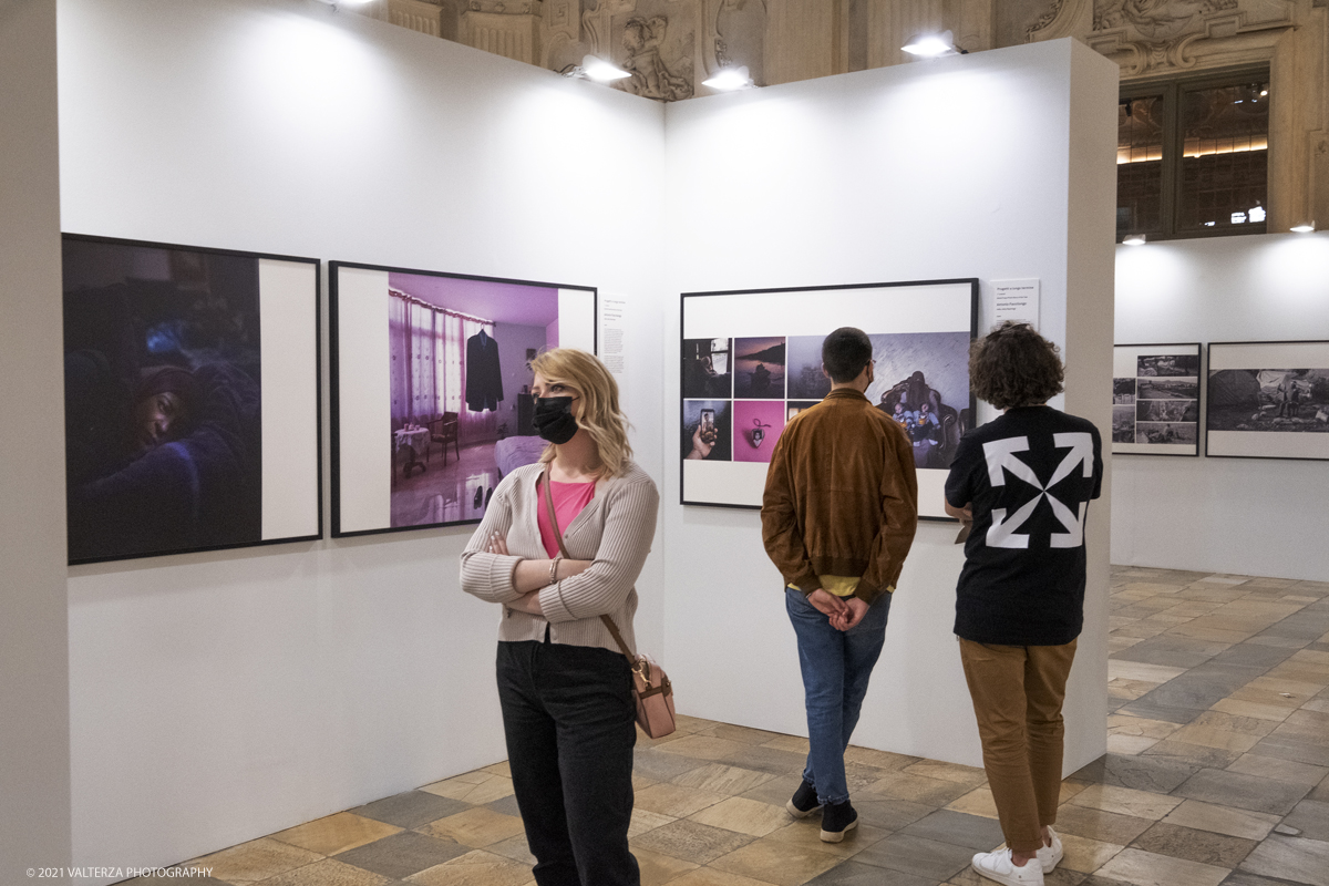 _DSF4895.jpg - 7/05/2021. Torino. Palazzo Madama ospita l'anteprima nazionale della mostra World Press Photo 2021. Nella foto  in visita alla mostra