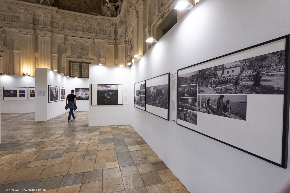 _DSF4943.jpg - 7/05/2021. Torino. Palazzo Madama ospita l'anteprima nazionale della mostra World Press Photo 2021. Nella foto parte dell'allestimento della mostra