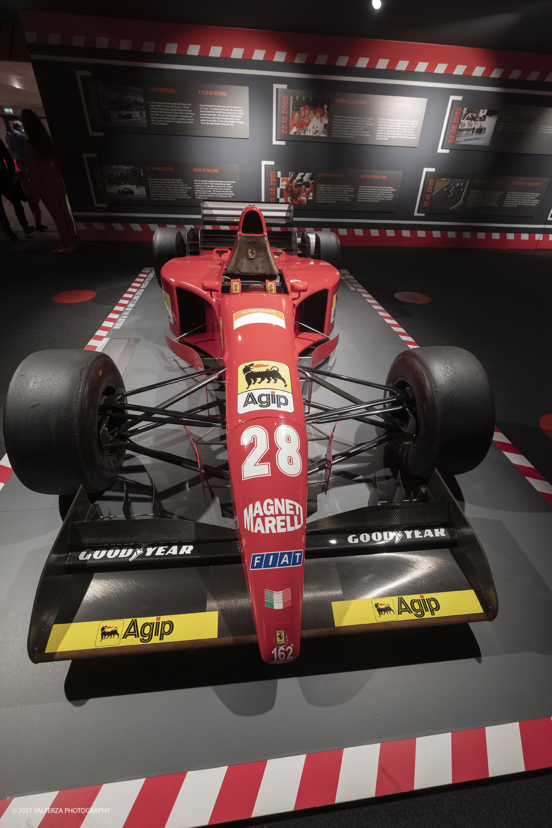 _DSF1500.jpg - 05/01/2022. Maranello. il Museo Ferrari di Maranello con il nuovo settore â€œGT 2021, a memorable yearâ€� che celebra lâ€™anno piÃ¹ vincente della storia di Ferrari nelle competizioni GT. Nella foto la vettura di F1 412 T2 costruita per partecipare al campionato mondiale del 1995