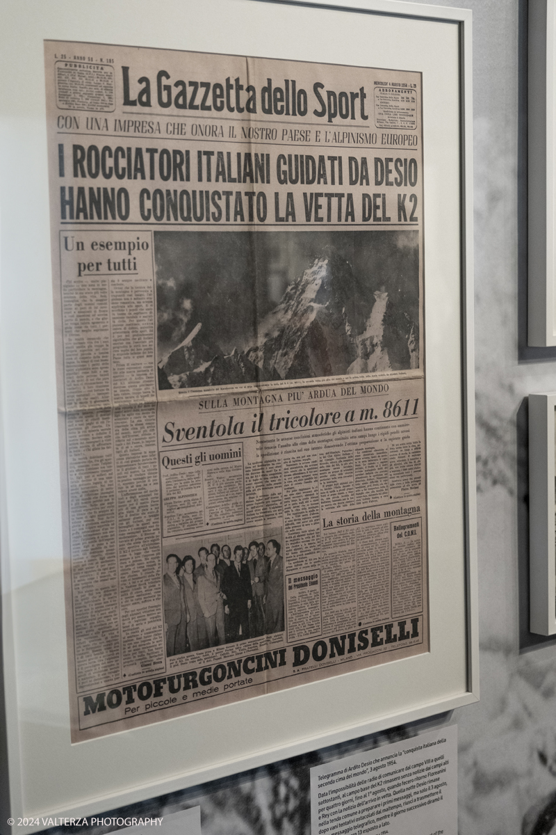 _DSF8240.jpg - 28/03/2024. Torino. Il Museo Nazionale della Montagna di Torino festeggia i 70 anni della spedizione italiana al K2 e le dedica una sezione espositiva permanente. Nella foto copia della Gazzetta dello Sport del 4 Agosto 1954 che dÃ  la notizia a piena prima pagina