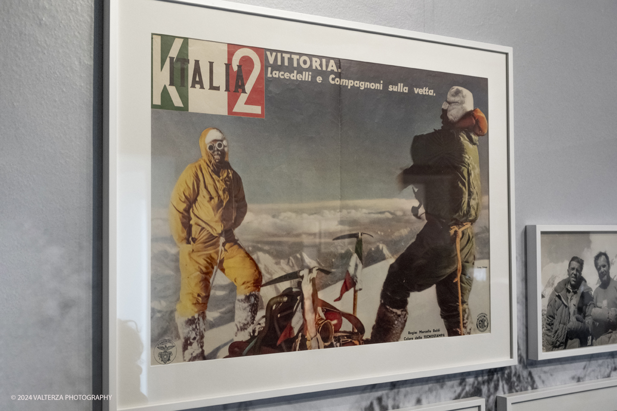 _DSF8244.jpg - 28/03/2024. Torino. Il Museo Nazionale della Montagna di Torino festeggia i 70 anni della spedizione italiana al K2 e le dedica una sezione espositiva permanente. Nella foto manifesto del film poi prodotto sulla conquista del K2