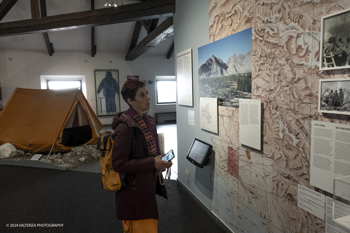 _DSF8274.jpg - 28/03/2024. Torino. Il Museo Nazionale della Montagna di Torino festeggia i 70 anni della spedizione italiana al K2 e le dedica una sezione espositiva permanente. Nella foto in visita alla mostra