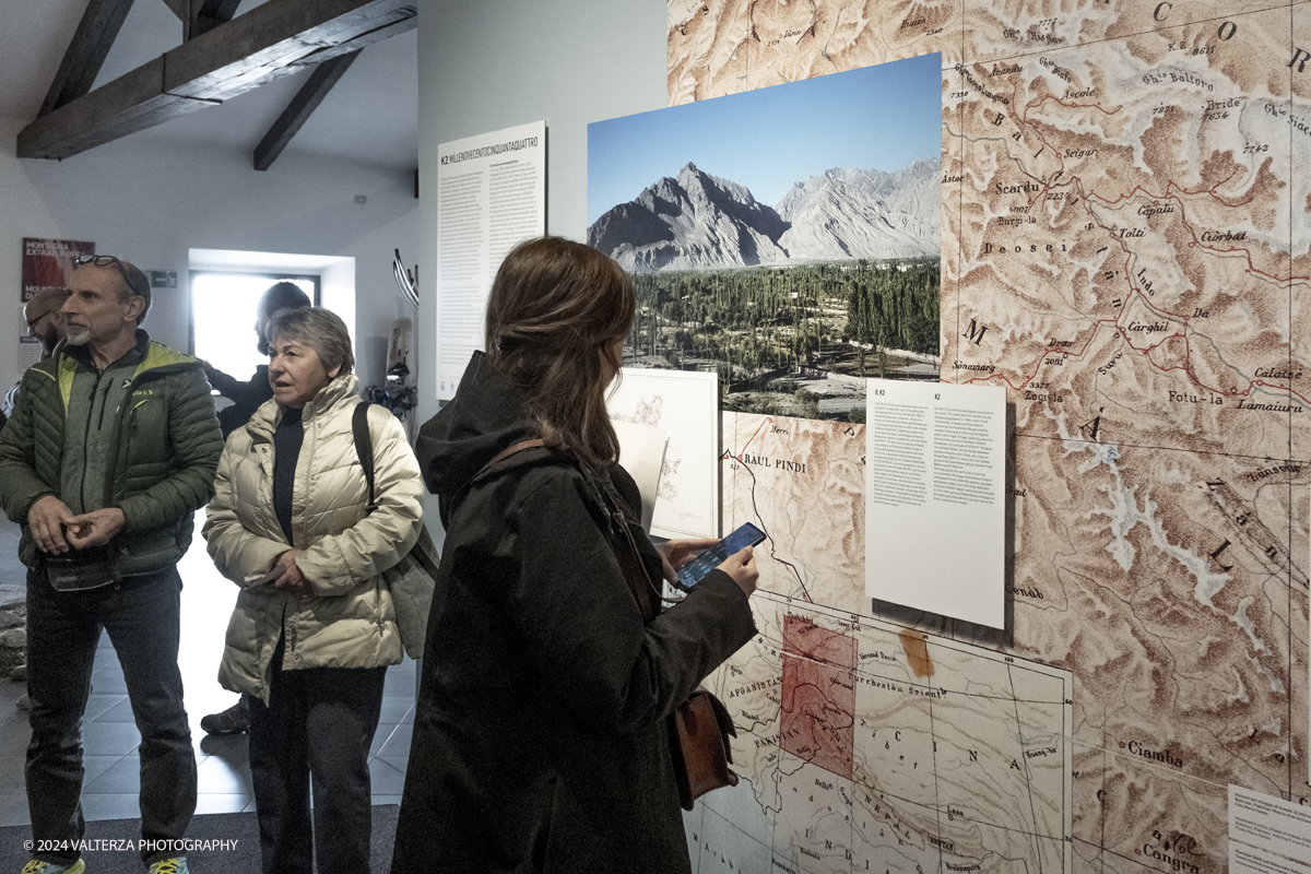 _DSF8293.jpg - 28/03/2024. Torino. Il Museo Nazionale della Montagna di Torino festeggia i 70 anni della spedizione italiana al K2 e le dedica una sezione espositiva permanente. Nella foto in visita alla mostra