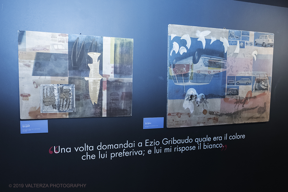 _DSF0276.jpg - 11/07/2019. Torino. Nuovo allestimento al MAUTO, un omaggio al cavaliere dell'arte in occasione dei suoi novant'anni. Nella foto opere del cavaliere dell'arte Ezio Gribaudo in mostra al Museo cui fanno da contrappunto alcune iconiche auto d'epoca.