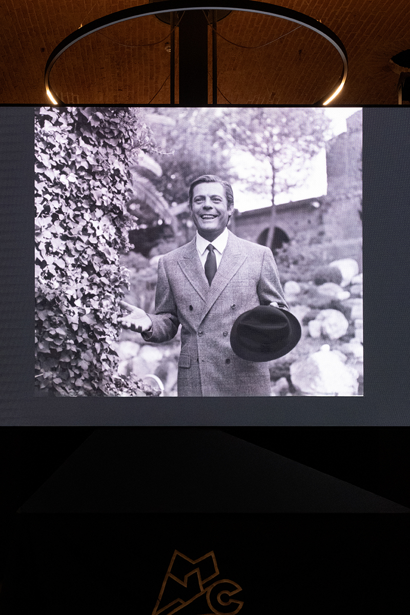 _DSF3872.jpg - 20/09/2024. Torino. A cento anni dalla sua nascita, il Museo Nazionale del Cinema di Torino e Distretto Cinema rendono omaggio a Marcello Mastroianni, uno dei volti del cinema italiano piÃ¹ conosciuti a livello internazionale. Nella foto una delle immagini di Mastroianni in mostra