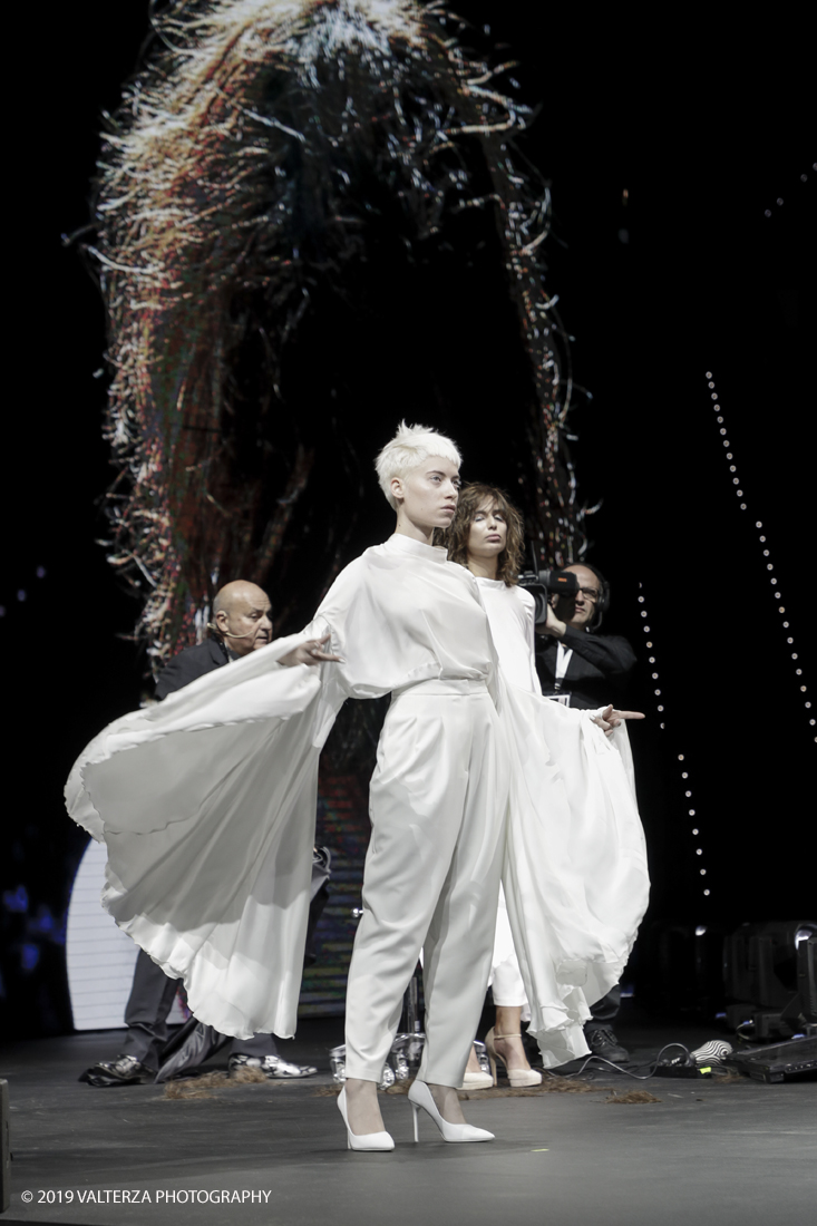 _G3I2606.jpg - 17/11/2019. Torino. Gli On Hair Show nascono dieci anni fa dallâ€™esperienza nel settore di Cosmoprof Worldwide Bologna. Oggi rappresentano l'unico evento italiano interamente dedicato agli hairstylist. Nella foto lo Show di Daniele Serretti Gruppo per Schwarzkopf Professional