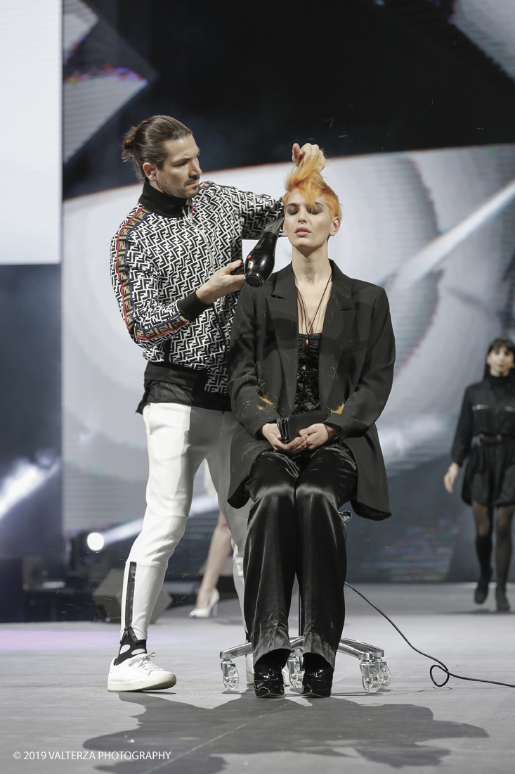 _X9B3298.jpg - 17/11/2019. Torino. Gli On Hair Show nascono dieci anni fa dallâ€™esperienza nel settore di Cosmoprof Worldwide Bologna. Oggi rappresentano l'unico evento italiano interamente dedicato agli hairstylist. Nella foto lo Show di Leonardo Rizzo e ed il team Akademia per Alter Ego Italy