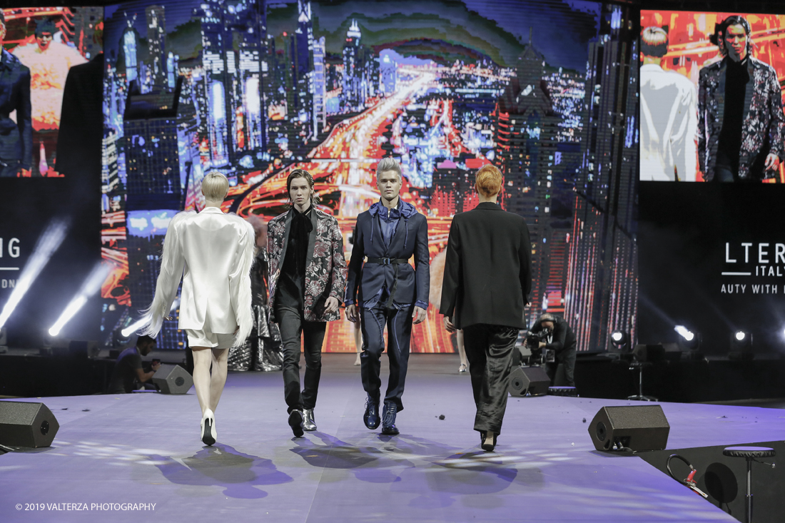 _X9B7920.jpg - 17/11/2019. Torino. Gli On Hair Show nascono dieci anni fa dallâ€™esperienza nel settore di Cosmoprof Worldwide Bologna. Oggi rappresentano l'unico evento italiano interamente dedicato agli hairstylist. Nella foto lo Show di Leonardo Rizzo e ed il team Akademia per Alter Ego Italy