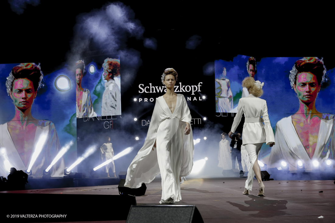 _X9B8167.jpg - 17/11/2019. Torino. Gli On Hair Show nascono dieci anni fa dallâ€™esperienza nel settore di Cosmoprof Worldwide Bologna. Oggi rappresentano l'unico evento italiano interamente dedicato agli hairstylist. Nella foto lo Show di Daniele Serretti Gruppo per Schwarzkopf Professional