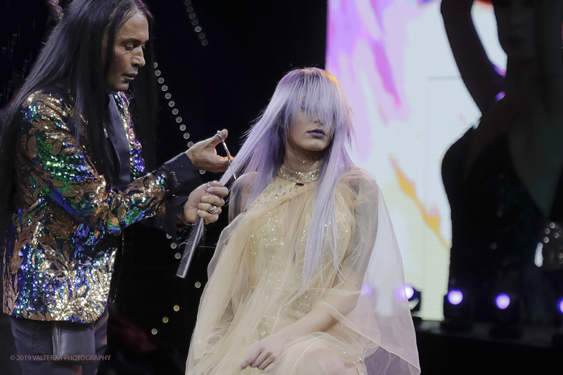 _G3I4302.jpg - 17/11/2019. Torino. Gli On Hair Show nascono dieci anni fa dallâ€™esperienza nel settore di Cosmoprof Worldwide Bologna. Oggi rappresentano l'unico evento italiano interamente dedicato agli hairstylist. Nella foto  lo Show di Hipertin Italia & G.A. Moda with Mirko Cheyenne