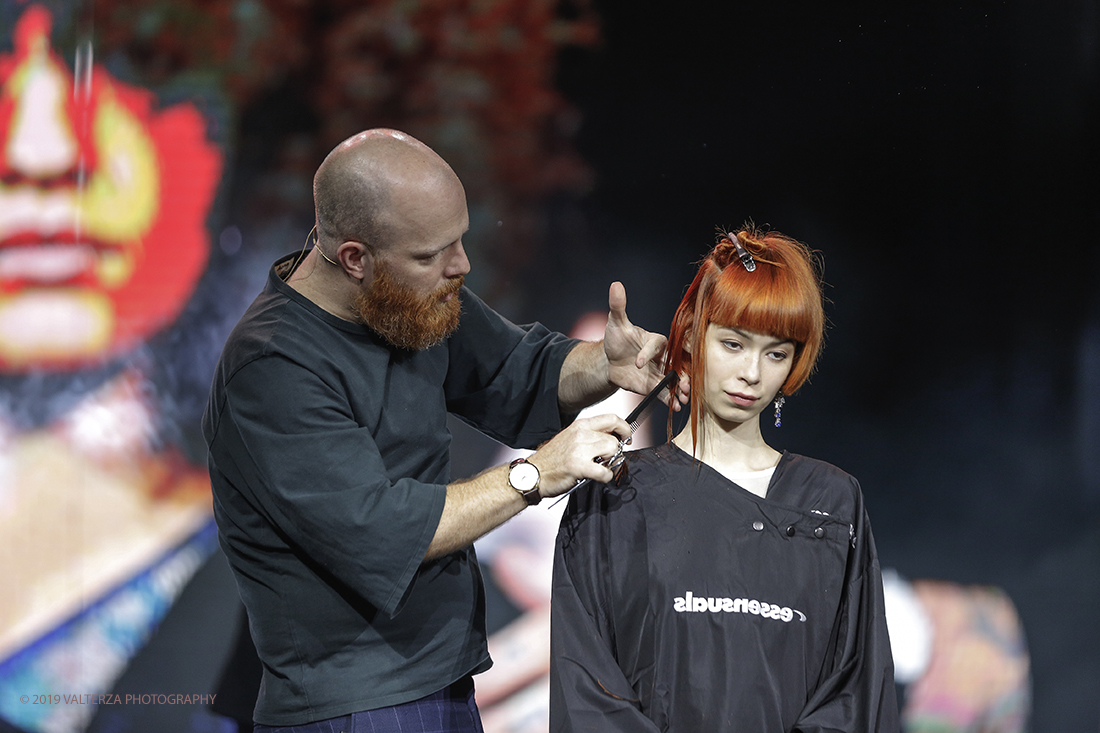 _X9B8226.jpg - 17/11/2019. Torino. Gli On Hair Show nascono dieci anni fa dallâ€™esperienza nel settore di Cosmoprof Worldwide Bologna. Oggi rappresentano l'unico evento italiano interamente dedicato agli hairstylist. Nella foto  Toni&Guy presenta Essensuals Collection 2020