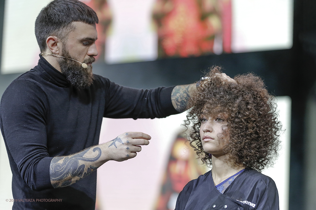 _X9B8428.jpg - 17/11/2019. Torino. Gli On Hair Show nascono dieci anni fa dallâ€™esperienza nel settore di Cosmoprof Worldwide Bologna. Oggi rappresentano l'unico evento italiano interamente dedicato agli hairstylist. Nella foto  Toni&Guy presenta Essensuals Collection 2020