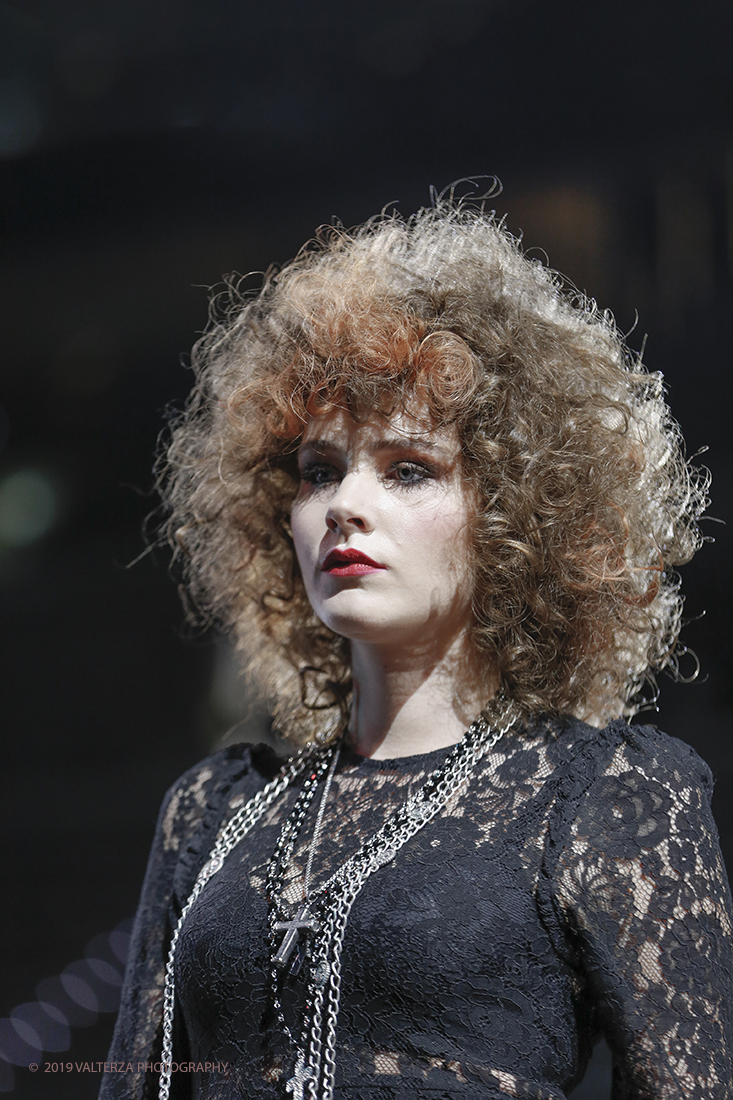 _X9B9421.jpg - 17/11/2019. Torino. Gli On Hair Show nascono dieci anni fa dallâ€™esperienza nel settore di Cosmoprof Worldwide Bologna. Oggi rappresentano l'unico evento italiano interamente dedicato agli hairstylist. Nella foto  lo Show Genny Dâ€™Auria per Alfaparf Milano