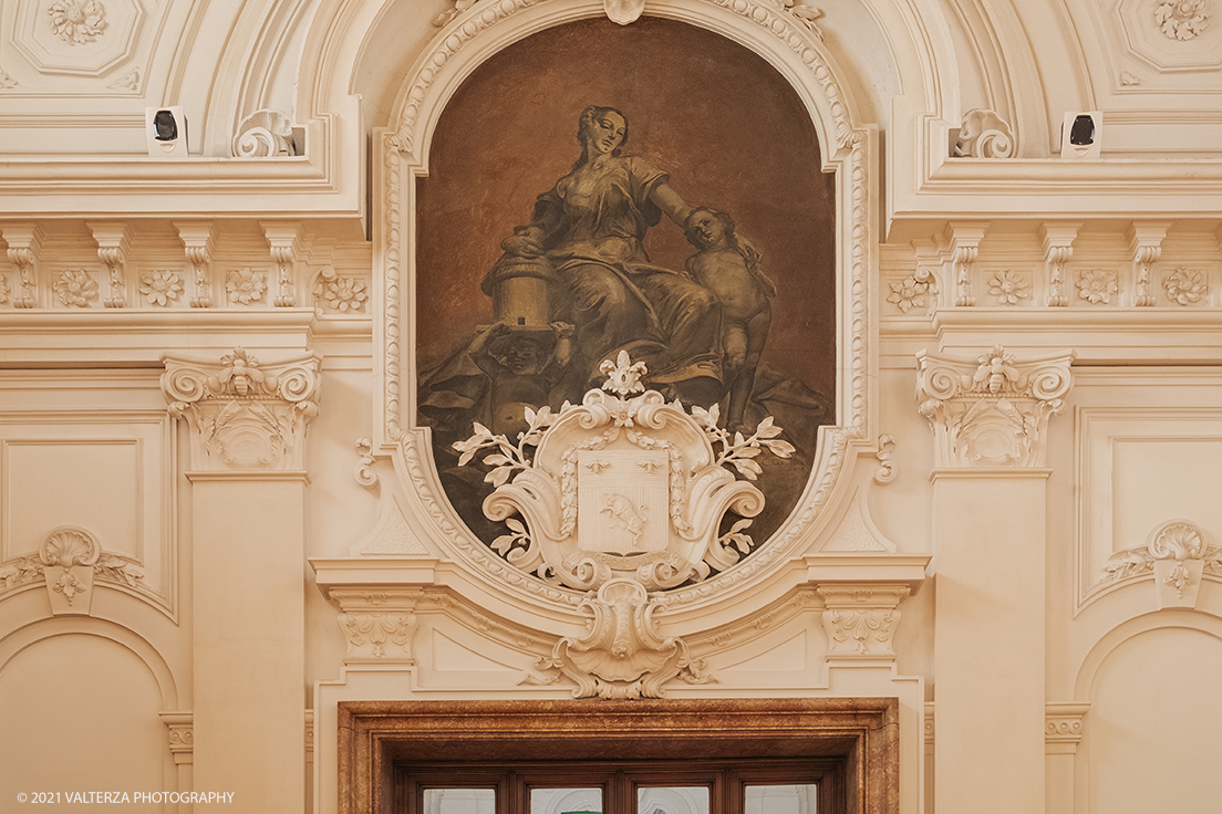 _DSF0929.jpg - 08/10/2021. Torino. La grande bellezza del secentesco Palazzo Perrone di San Martino, considerato dagli studiosi un unicum nel panorama dellâ€™architettura e delle arti figurative della cittÃ , si svela al pubblico grazie a un libro . Nella foto statue, affreschi e stucchi adornano ed arredano il Salone 'onore