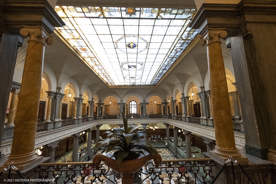 _DSF1036.jpg - 08/10/2021. Torino. La grande bellezza del secentesco Palazzo Perrone di San Martino, considerato dagli studiosi un unicum nel panorama dellâ€™architettura e delle arti figurative della cittÃ , si svela al pubblico grazie a un libro . Nella foto la balconata che dÃ  sul piano sottostante dove hanno sede li ufffici operativi della banca