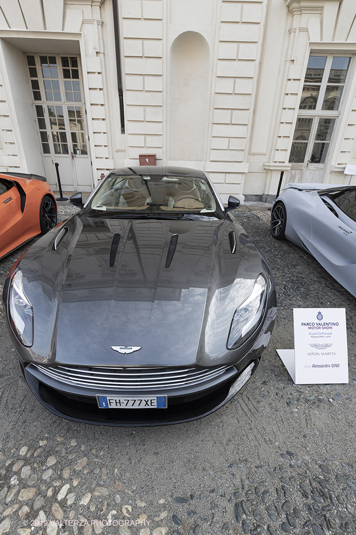 _G3I0240.jpg - 19/06/2019. Torino, apertura al Parco del Valentino dell'edizione record del Motor Show con la partecipazione di 54 brand e numerosi eventi dedicati al mondo dell'auto nell'arco di 5 giorni. Nella foto una Aston Martin DB 11 in mostra nel cortile del castello del Valentino, cuore pulsante della manifestazione